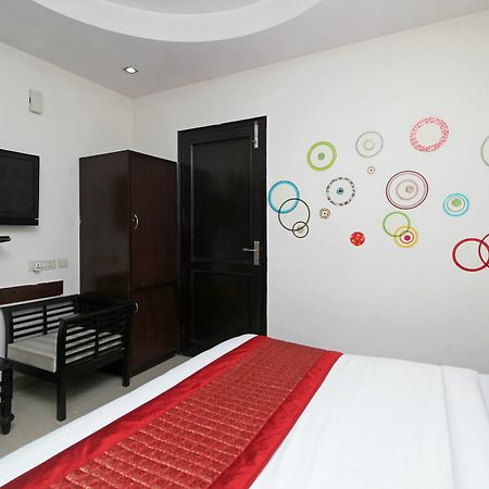 Oyo 9030 Hotel Delhi Airport Plaza Nueva Delhi Exterior foto