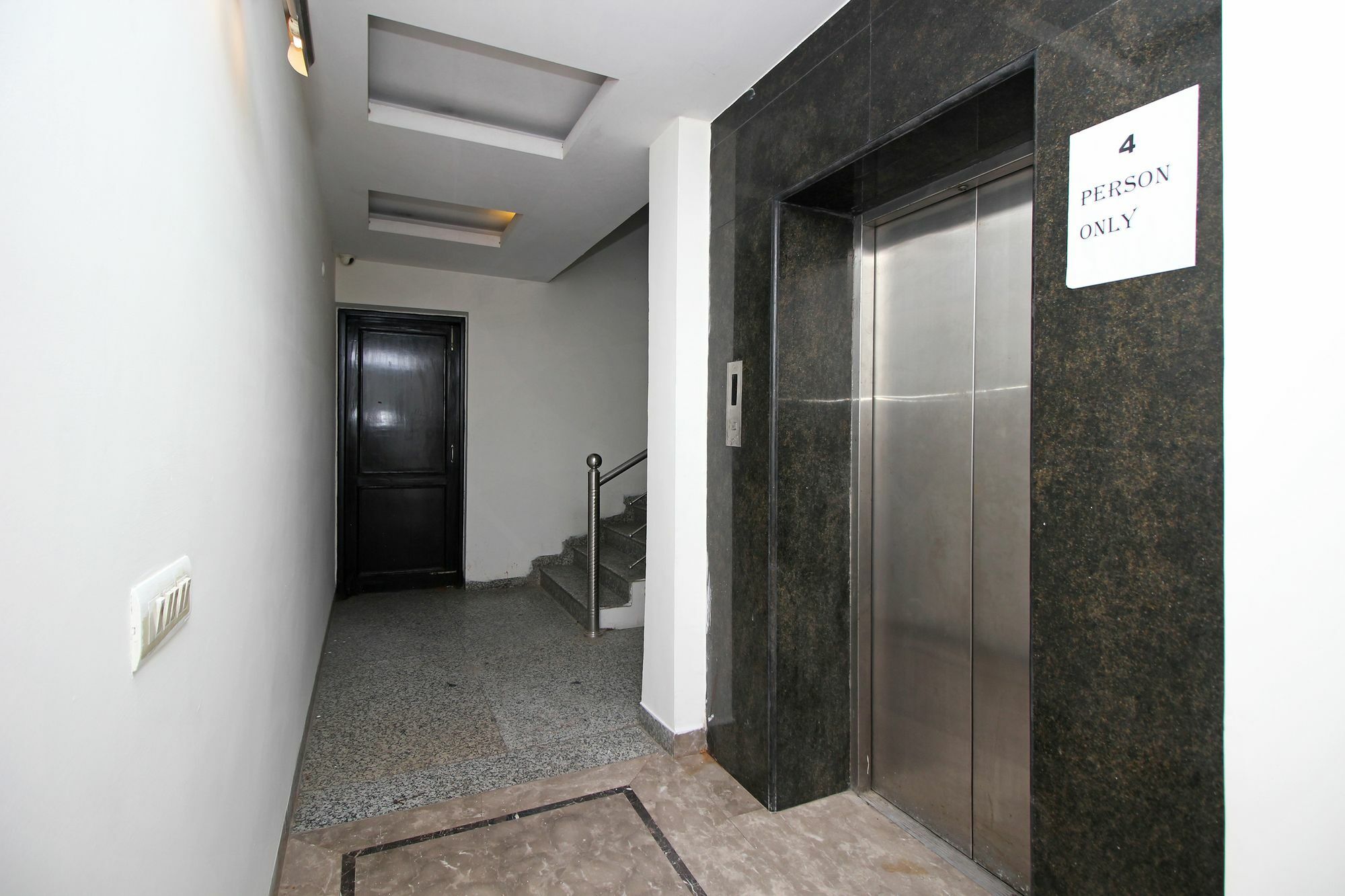 Oyo 9030 Hotel Delhi Airport Plaza Nueva Delhi Exterior foto